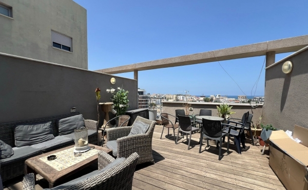 Florentine 3 rooms 65 sqm Terrace 35 sqm Parking Apartment for sale in Tel Aviv