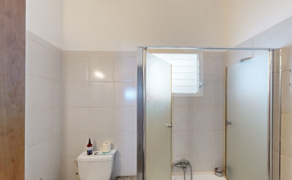 Sderot Motskin 3 rooms 87 sqm High ceilings Lift Apartment for sale in Tel Aviv