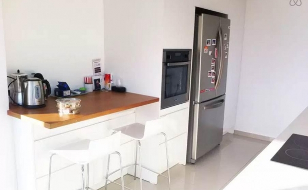 Sheinkin Mini Penthouse 4 rooms 100sqm Terrace 25sqm Lift Apartment for Long Term Rental in Tel Aviv