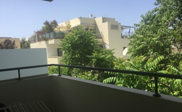 Sheinkin Mini Penthouse 4 rooms 100sqm Terrace 25sqm Lift Apartment for Long Term Rental in Tel Aviv