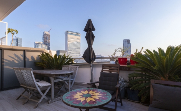 Rothschild area 2 bedrooms fully furnished for short term rental in Tel Aviv