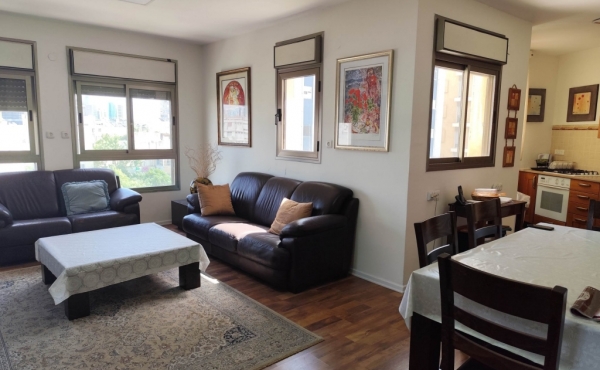 Mendele street 2 bedrooms Safe room Lift Apartment forshort term rental in Tel Aviv