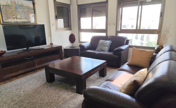 Mendele street 2 bedrooms Safe room Lift Apartment forshort term rental in Tel Aviv