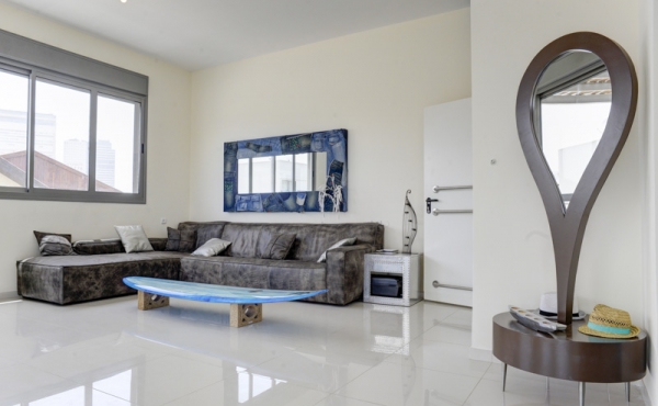 Rabbi Meir Penthouse 4 bedrooms 140 sqm Terace 60 sqm Lift Parking Apartment for sale in Tel Aviv