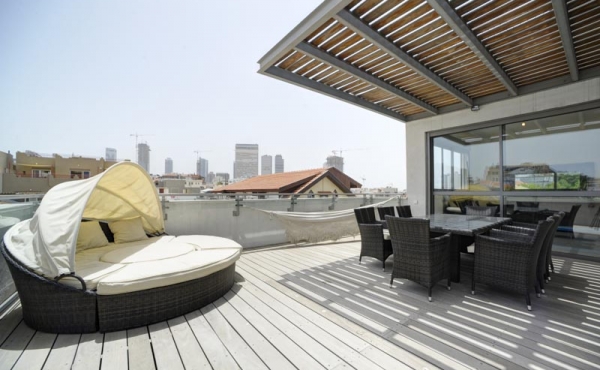 Rabbi Meir Penthouse 4 bedrooms 140 sqm Terace 60 sqm Lift Parking Apartment for sale in Tel Aviv