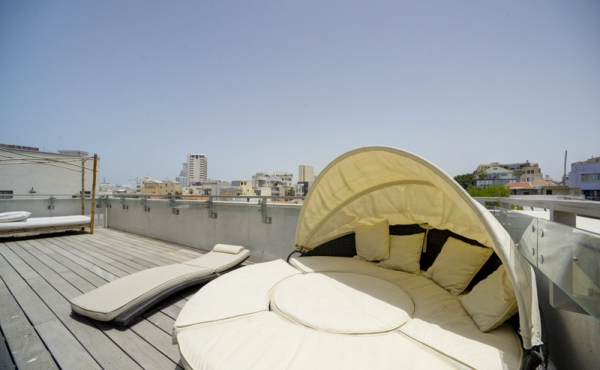 Rabbi Meir Penthouse 4 bedrooms 140 sqm Terace 60 sqm Lift Parking Apartment for sale in Tel Aviv