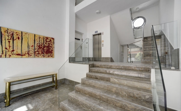 Rabbi Meir Penthouse 4 bedrooms 140 sqm Terace 60 sqm Lift Parking Apartment for sale in Tel Aviv