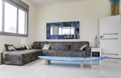 Rabbi Meir Penthouse 4 bedrooms 140 sqm Terace 60 sqm Lift Parking Apartment for sale in Tel Aviv